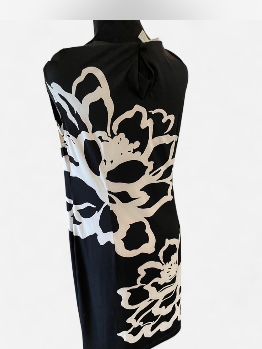 London Times Black and White Floral Shift Dress - Picture 4 of 4